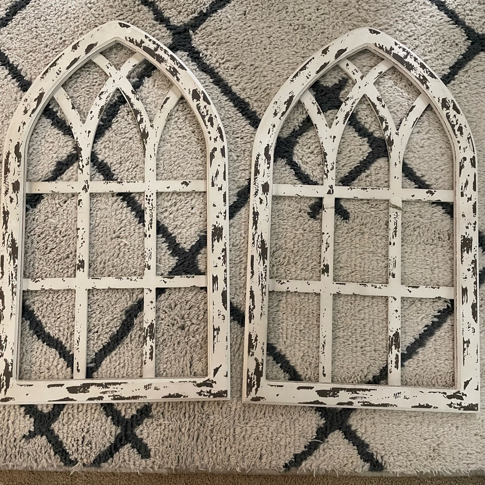 Distressed farmhouse wall decor